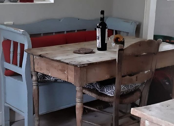 Cozy porch of Huisje in Haule, vacation home in Friesland.