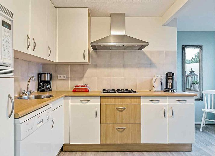 Adembenemend uitzicht op de Friese bossen vanuit vakantiehuis FR163 in Bakkeveen.