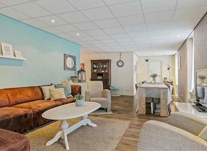 Adembenemend uitzicht op de Friese bossen vanuit vakantiehuis FR163 in Bakkeveen.