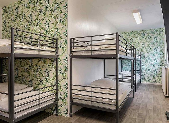 Volledig uitgeruste keuken in vakantiehuis FR163, Bakkeveen, met moderne apparatuur.