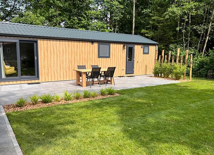 Gemuetliches Ferienhaus in Oosterwolde mit Terrasse, umgeben von Natur, Friesland.