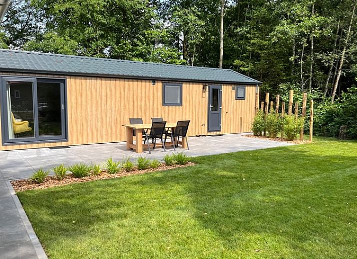 Gemuetliches Ferienhaus in Oosterwolde mit Terrasse, umgeben von Natur, Friesland.
