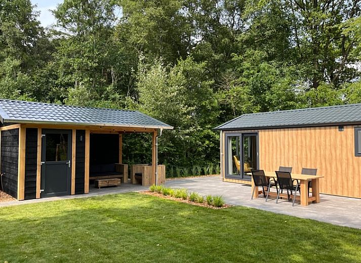 Gemuetliches Ferienhaus in Oosterwolde mit Terrasse, umgeben von Natur, Friesland.