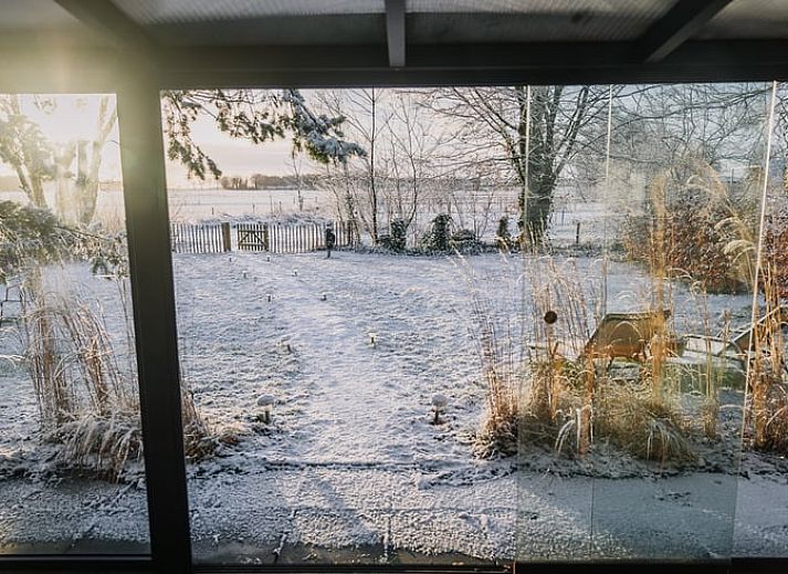 Schoene Aussicht auf die Landschaft vom Ferienhaus in Oosterwolde, in Friesland gelegen.
