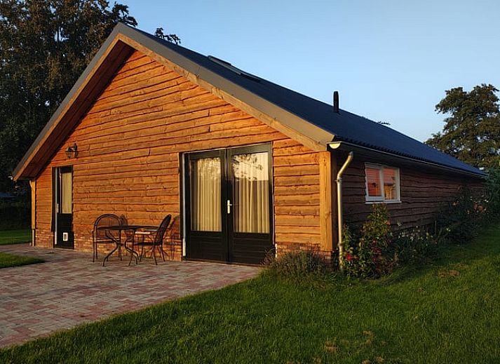 Vakantiehuis in Haulerwijk met zonnig terras, gelegen in de Friese bossen van Friesland.