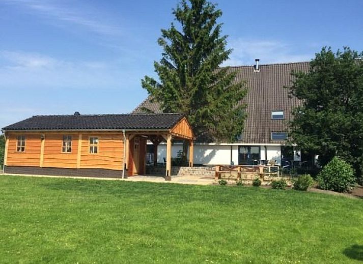 Verblijf 232808 • Vakantiewoning Friese bossen • 40 persoons groepsaccommodatie aan de Tjonger 