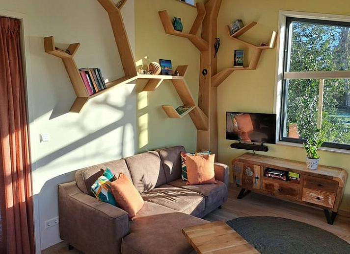 Enjoy the tranquility at Holiday Home in Lippenhuizen, located in the serene Frisian forests of Friesland.