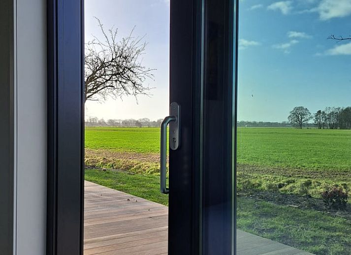 Vacation cottage in Lippenhuizen surrounded by lush nature in the Frisian woods, Friesland.