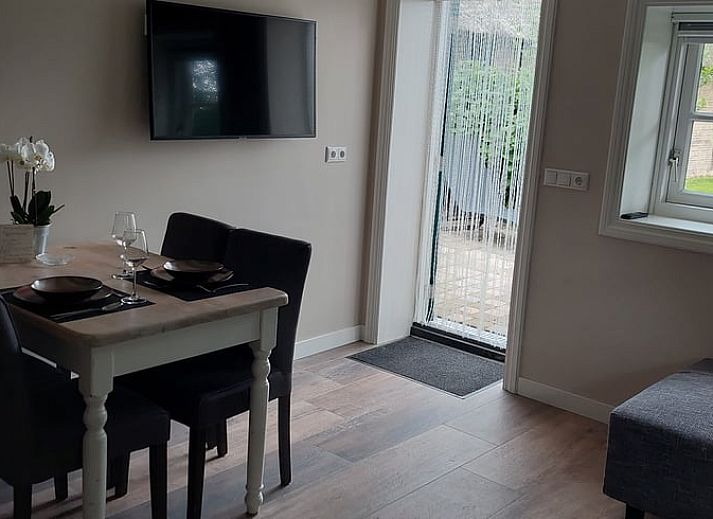 Charmantes Ferienhaus auf einem Bauernhof in Nijemirdum, Friesische Waelder, Friesland.