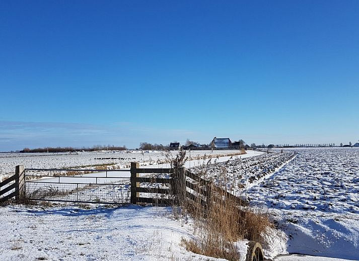 Bedroom with pool table in vacation home at Recreation Company de Blikvaart, Sint Annaparochie, unique accommodation in Friesland.