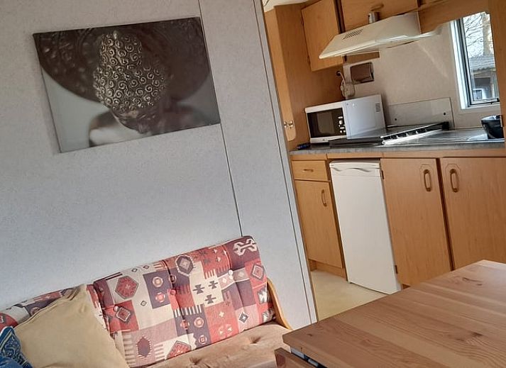 Rustig uitzicht op het platteland vanaf Vakantiehuisje in Sneek, ideaal voor een ontspannen verblijf.