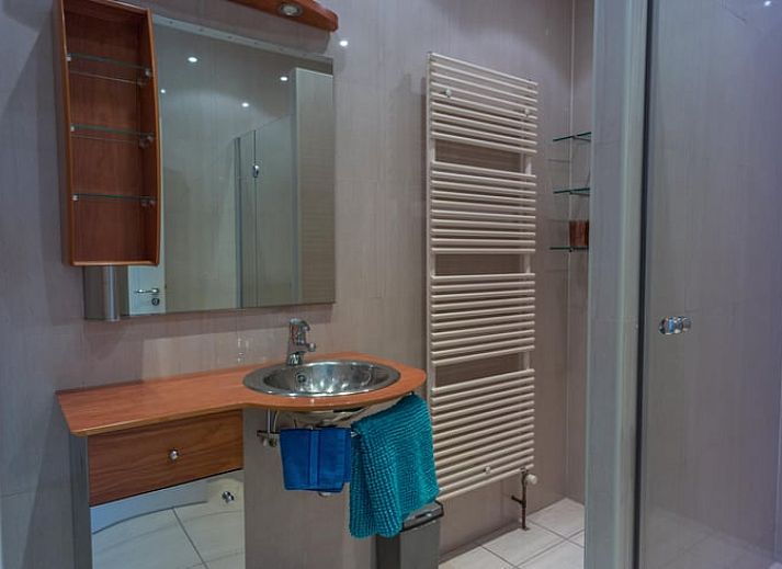 Ferienhaus in Stavoren mit Terrasse und Blick auf den Yachthafen in Friesland.