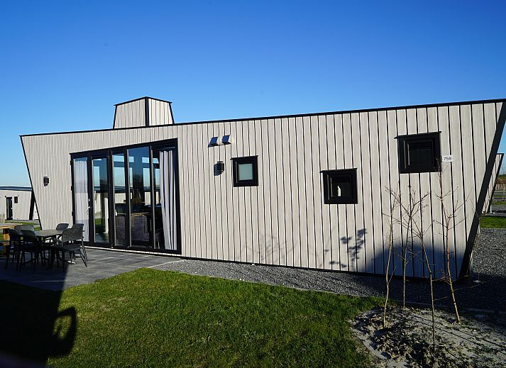 Modern exterieur van Chalet in Hindeloopen, vakantiehuis in Friese elfsteden, Friesland.