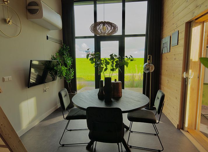 Freistehendes Haus in Hindeloopen, Friesland, mit moderner Architektur und grner Umgebung, ideales Ferienhaus in den elf Stdten Frieslands.