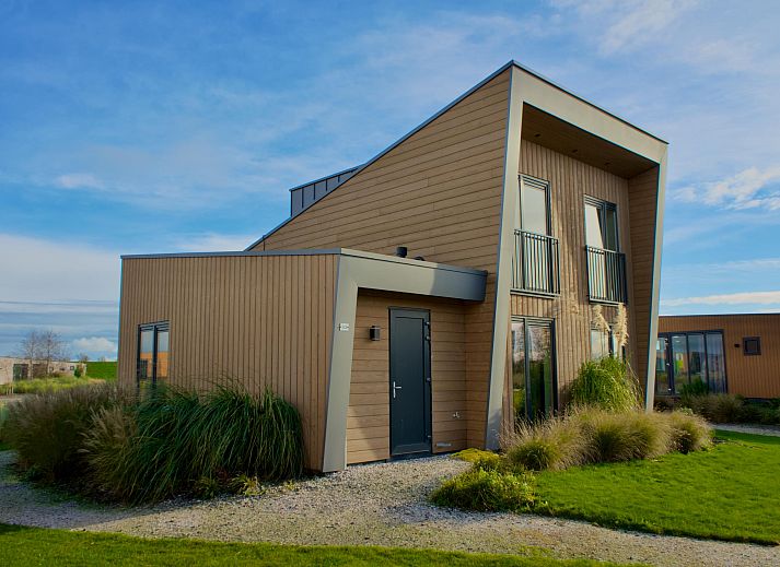 Modernes Einfamilienhaus in Hindeloopen, Friesland, umgeben von grner Natur und dem rustikalen Charme der friesischen Elfstdte.
