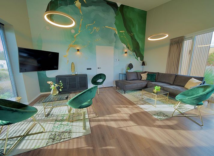 Modernes Einfamilienhaus in Hindeloopen, Friesland, umgeben von grner Natur und dem rustikalen Charme der friesischen Elfstdte.