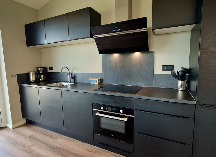 Freistehendes Haus in Hindeloopen mit Terrasse am Wasser, gelegen in den friesischen Elfstdten, Friesland.