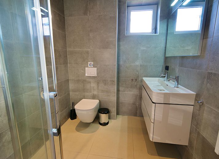 Freistehendes Haus in Hindeloopen, ein Ferienhaus in Friesland mit Blick auf das Wasser und moderner Architektur in den elf Stdten Frieslands.