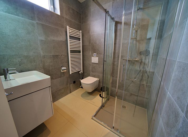 Freistehendes Haus in Hindeloopen, ein Ferienhaus in Friesland mit Blick auf das Wasser und moderner Architektur in den elf Stdten Frieslands.