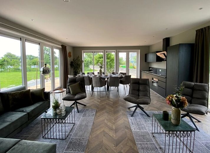 Detached house in Hindeloopen, Friesland, offers a modern vacation home overlooking the peaceful Frisian Eleven Cities region.