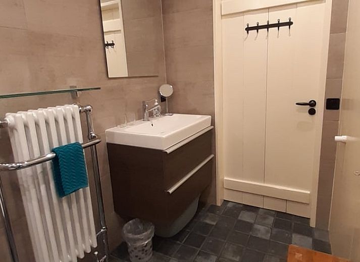 Umgeben von viel Gruen bietet das Cottage in Bolsward Ruhe in den friesischen Elfstaedten, ideal fuer Naturliebhaber.