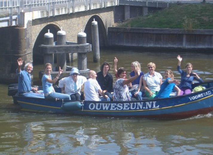 Unterkunft 240802 • Boot Friese elfsteden • sloep voorstad van londen      