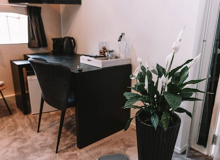 Atemberaubender Sonnenaufgang am Ferienhaus in Harlingen, Friesland, mit weitem Blick.