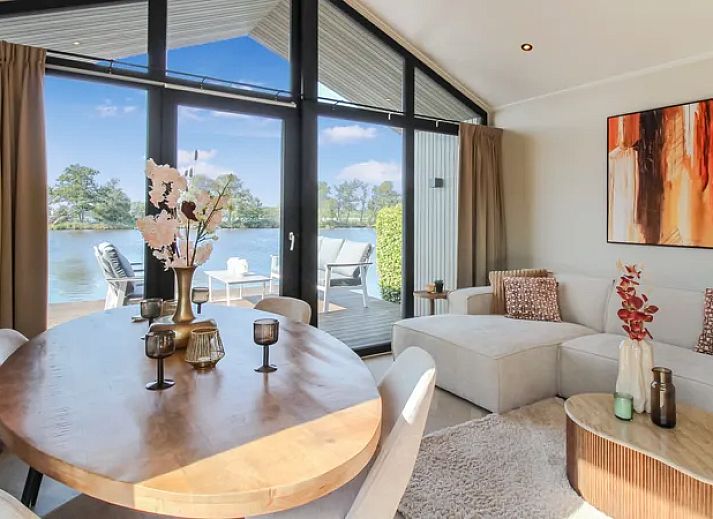 Guest house 260123 - Bungalow Het Friese platteland - 4-6 persoons wellness lodge | 4-6B2