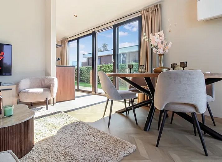 Guest house 260123 - Bungalow Het Friese platteland - 4-6 persoons wellness lodge | 4-6B2