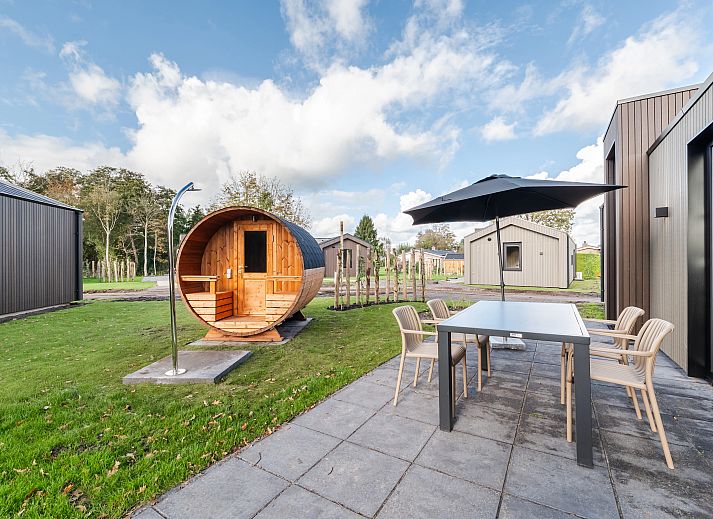 Guest house 260145 - Bungalow Het Friese platteland - 4-persoons wellness lodge | 4B3