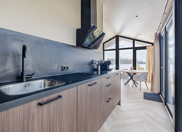 Guest house 260146 - Bungalow Het Friese platteland - 4-persoons wellness lodge | 4B4