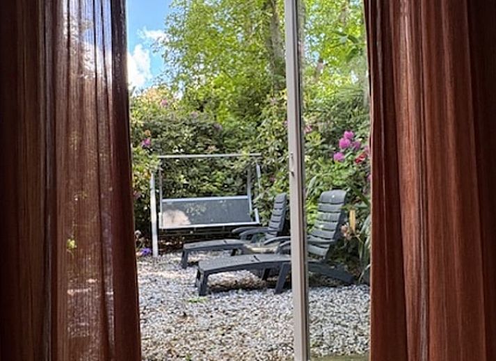 Gemuetliche Terrasse im Ferienhaus in Makkinga, ideal fuer Entspannung in Friesland.