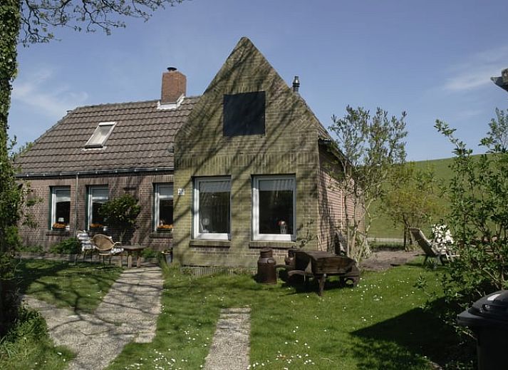 Functionele keuken in Vakantiehuis in Moddergat, Het Friese platteland, Friesland.