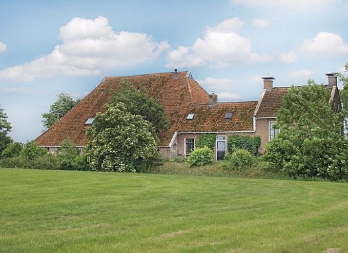 Verblijf 260704 • Vakantiewoning Het Friese platteland • Vakantiehuis voor 17 personen in Boazum