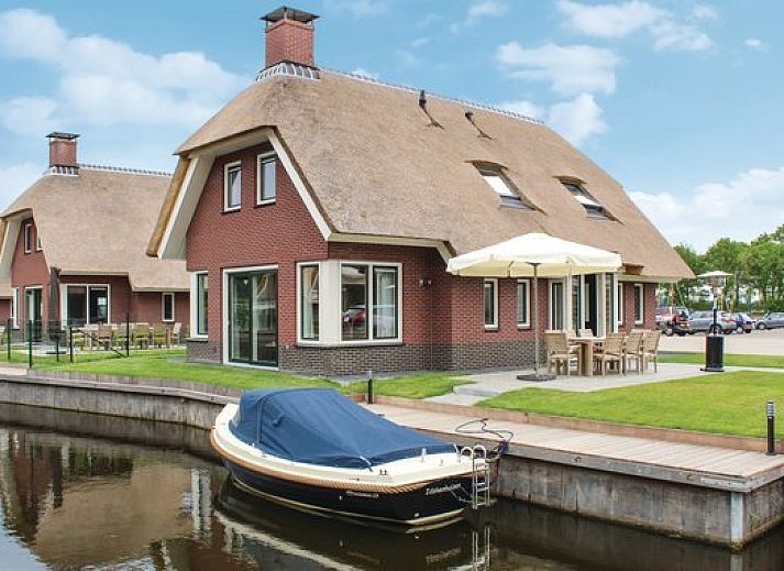 Verblijf 2610306 • Vakantiewoning Het Friese platteland • Vakantiehuis voor 8 personen in Idskenhuizen