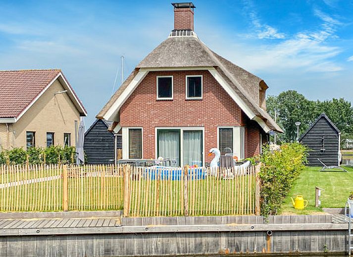 Verblijf 2610309 • Vakantiewoning Het Friese platteland • Vakantiehuis voor 10 personen in Idskenhuizen