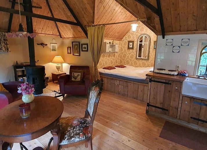 Ferienhaus in Easterein mit grossem Wohnzimmer und Holzinterieur in Friesland.