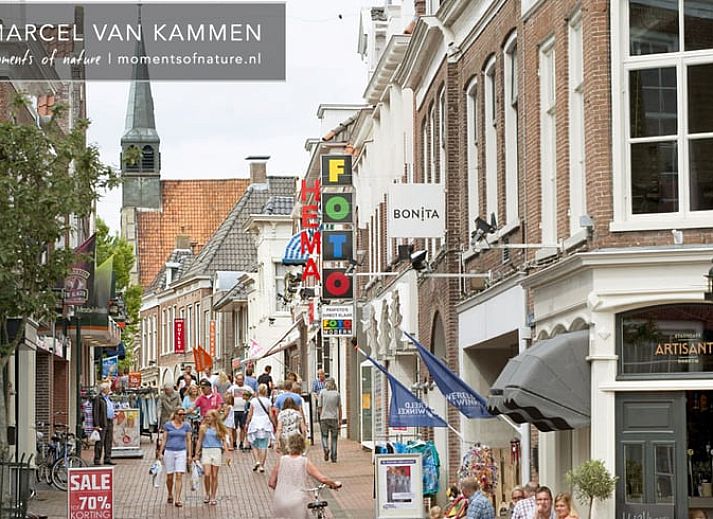 Pittoreske waterwegen nabij Huisje in Driezum, vakantiehuis op het Friese platteland, Friesland.