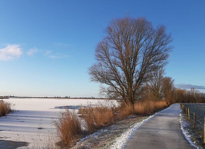 Prachtige zonsondergang bij Vakantiehuisje in Westhem, gelegen in het Friese platteland, Friesland.