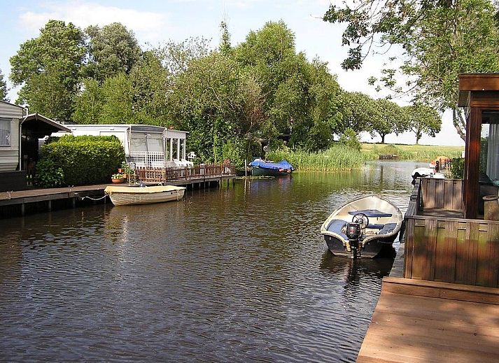 Guest house 2612004 - Holiday property Het Friese platteland - Luxe Chalet 54 Bantega met sloep 6 pax