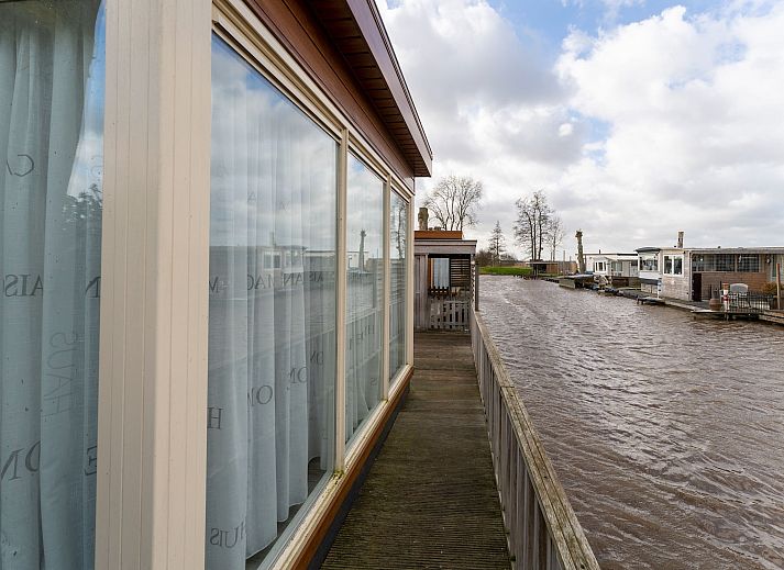 Guest house 2612004 - Holiday property Het Friese platteland - Luxe Chalet 54 Bantega met sloep 6 pax
