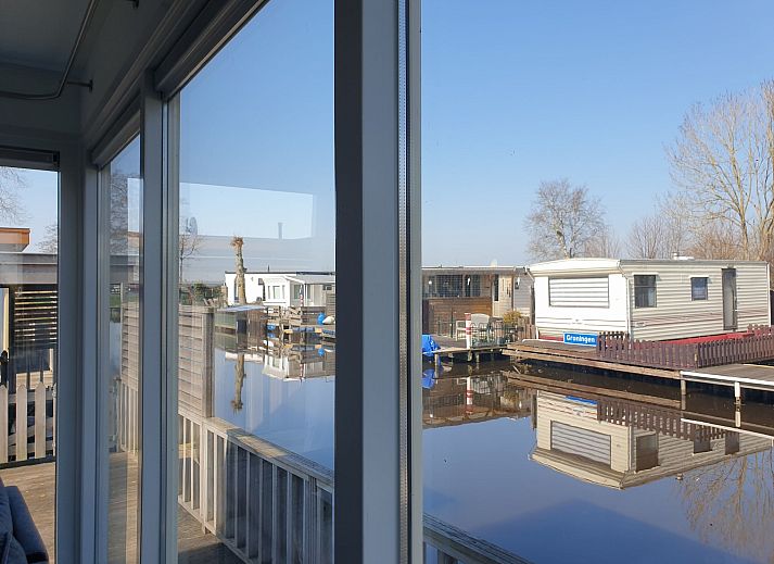 Guest house 2612004 - Holiday property Het Friese platteland - Luxe Chalet 54 Bantega met sloep 6 pax