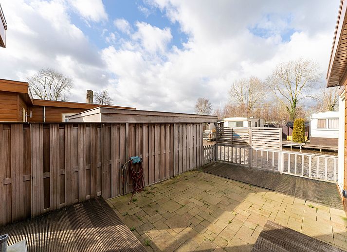 Guest house 2612004 - Holiday property Het Friese platteland - Luxe Chalet 54 Bantega met sloep 6 pax