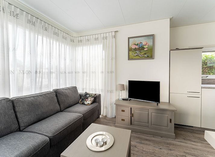 Guest house 2612004 - Holiday property Het Friese platteland - Luxe Chalet 54 Bantega met sloep 6 pax