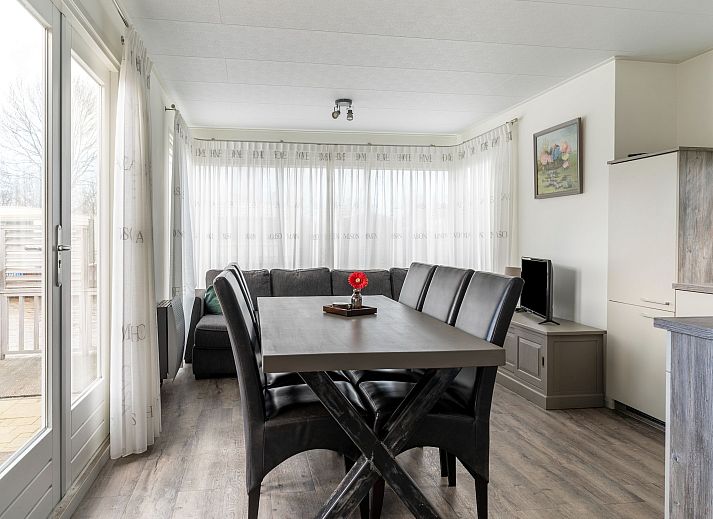 Guest house 2612004 - Holiday property Het Friese platteland - Luxe Chalet 54 Bantega met sloep 6 pax