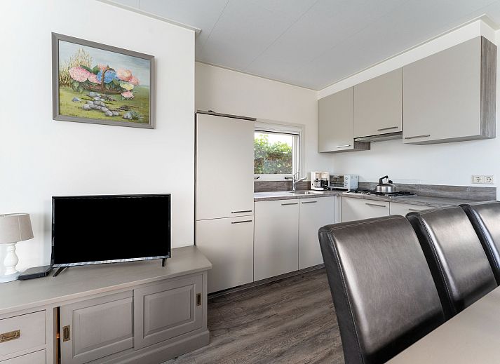 Guest house 2612004 - Holiday property Het Friese platteland - Luxe Chalet 54 Bantega met sloep 6 pax