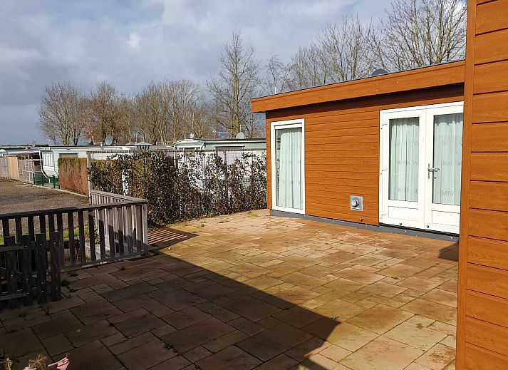 Guest house 2612004 - Holiday property Het Friese platteland - Luxe Chalet 54 Bantega met sloep 6 pax