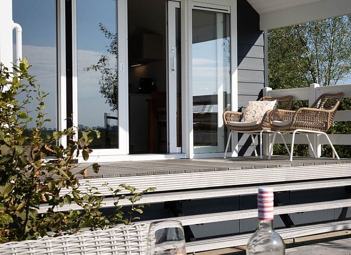 Moderne keuken in Huisje in Greonterp op het Friese platteland van Friesland.