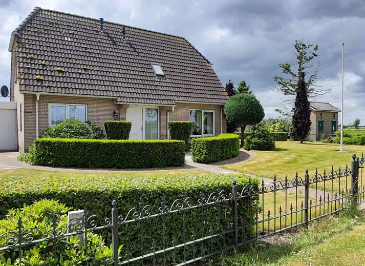 Guest house 2613403 • Holiday property Het Friese platteland • Prachtig en landelijk gelegen 6 persoons vakantiehuis nabij