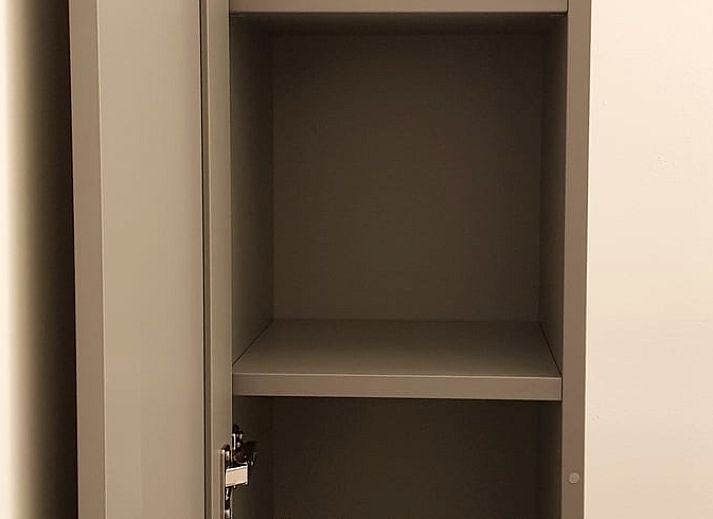 Schattiger Garten im Ferienhaus in Kootstertille, eine Oase der Ruhe in der friesischen Landschaft.